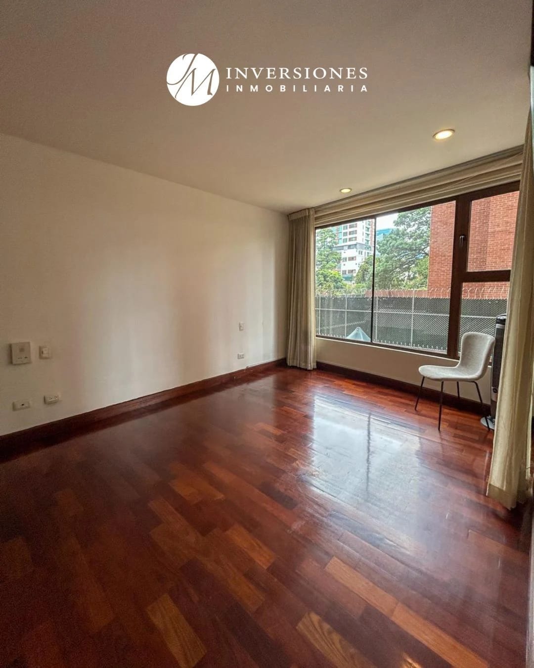 Apartamento amplio de 1 dormitorio en zona 10 — Apartamento en Alquiler en Zona 10, Guatemala, Ciudad — foto 2 de 9