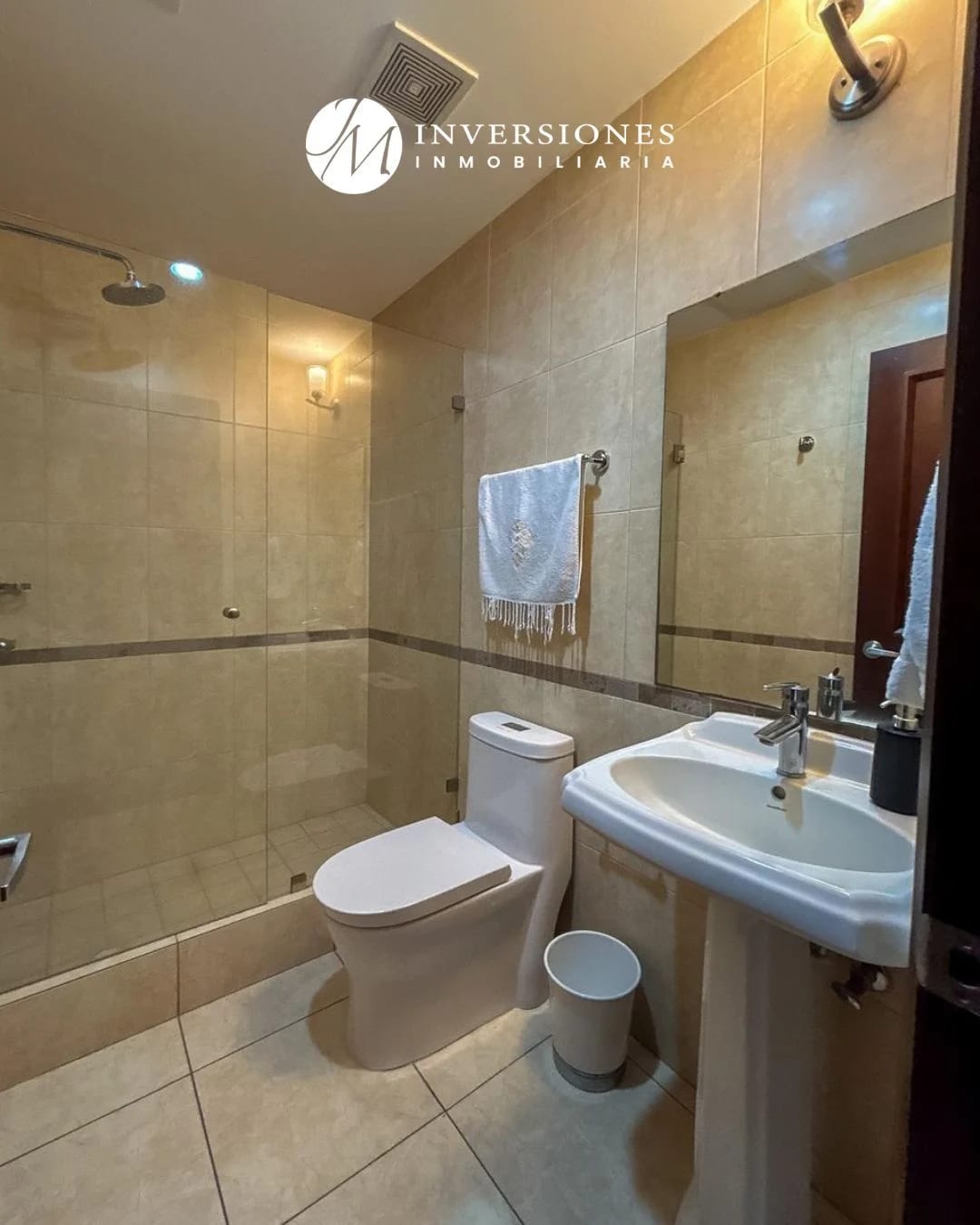 Apartamento amplio de 1 dormitorio en zona 10 — Apartamento en Alquiler en Zona 10, Guatemala, Ciudad — foto 7 de 9