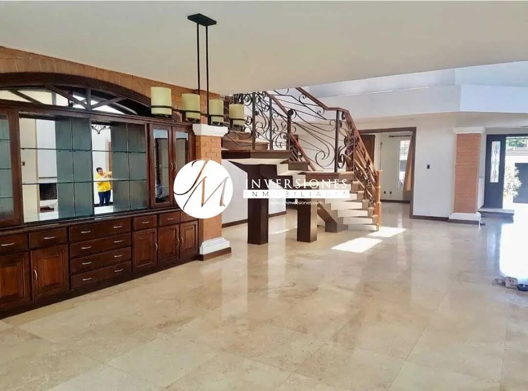Casa en renta de 5 Dormitorios en zona 16 — Casa en Alquiler en Zona 16, Guatemala, Ciudad — foto 1 de 13