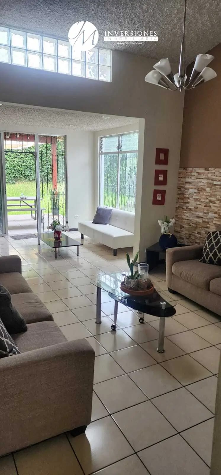 Casa en Renta de 5 dormitorios en Ciudad San Cristobal zona 8 de mixco — Casa en Alquiler en Zona 8 Mixco, Guatemala, Ciudad — foto 1 de 17