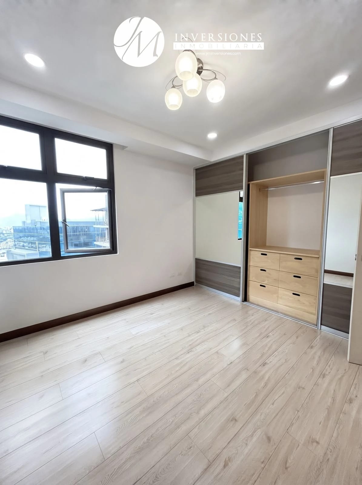 Penthouse en Venta de 3 Dormitorios en Zona 10 — Apartamento en Venta en Zona 10, Guatemala, Ciudad — foto 5 de 6