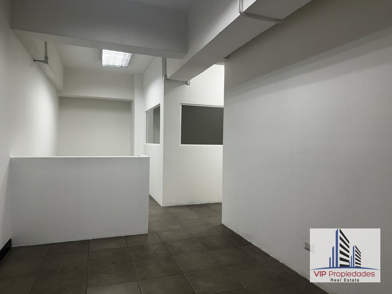 Edificio Torino 2, oficina en alquiler — Oficina en Alquiler en Torino II, Zona 10, Guatemala, Ciudad — foto 4 de 5