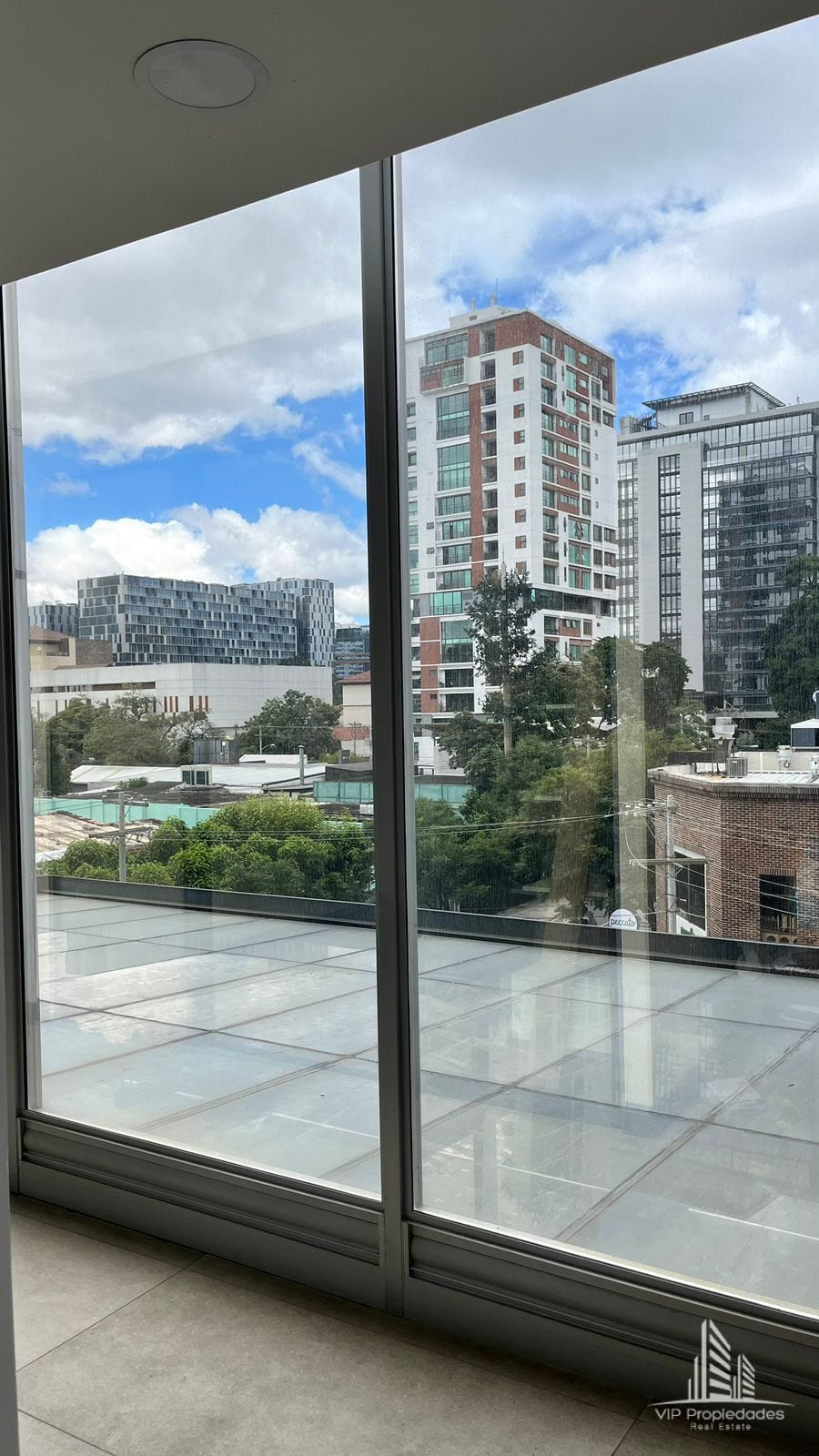 Vasanta zona 10, oficina en venta — Oficina en Venta en Vasanta, Zona 10, Guatemala, Ciudad — foto 4 de 8