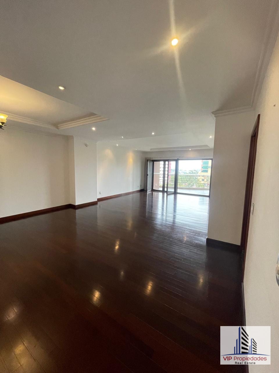 Tadeus zona 14, amplio apartamento en alquiler — Apartamento en Alquiler en Tadeus, Zona 14, Guatemala, Ciudad — foto 1 de 16