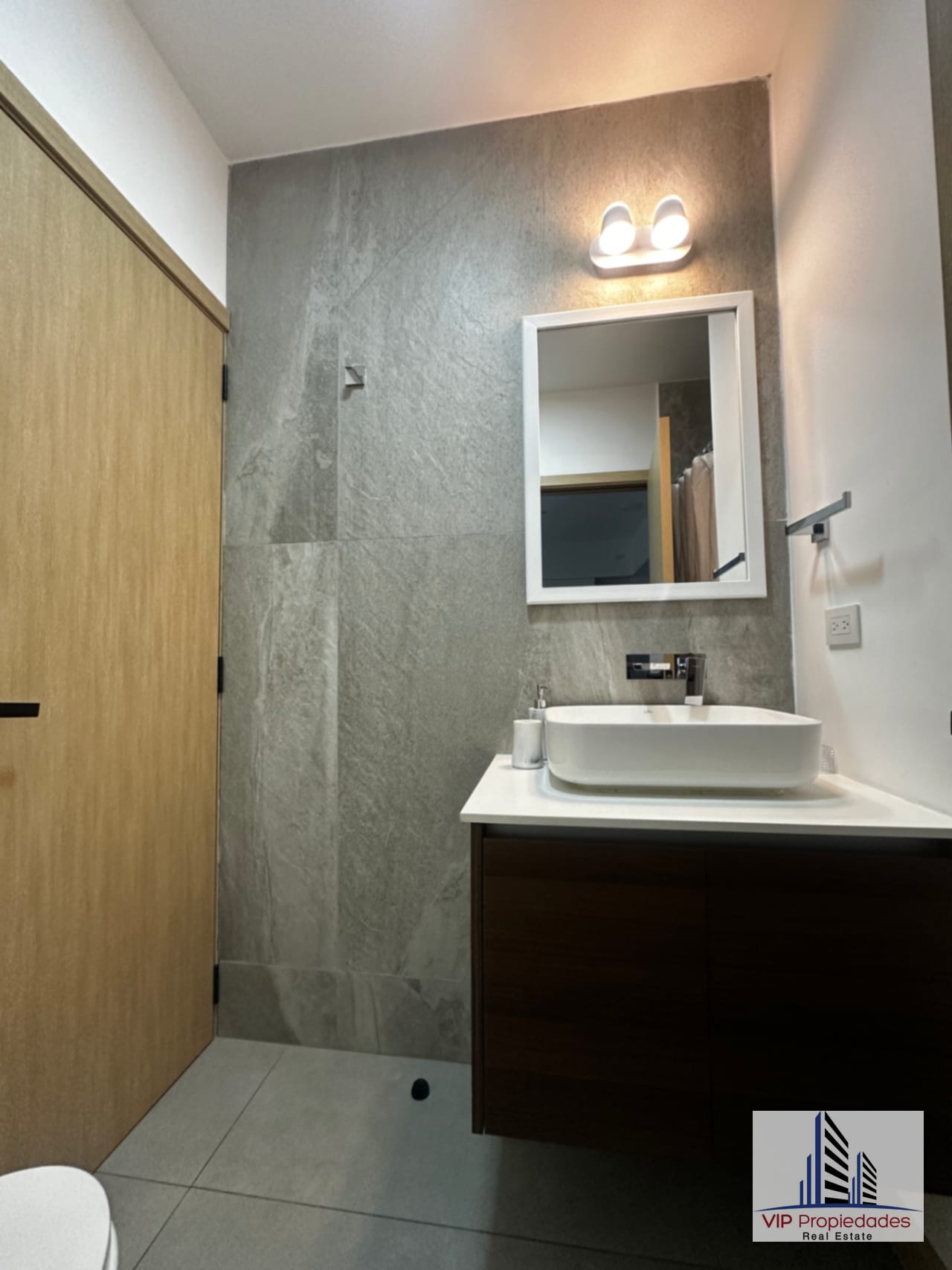 BONADIEZ, Z.10, apartamento amueblado en alquiler — Apartamento en Alquiler en Bonadiez, Zona 10, Guatemala, Ciudad — foto 14 de 14