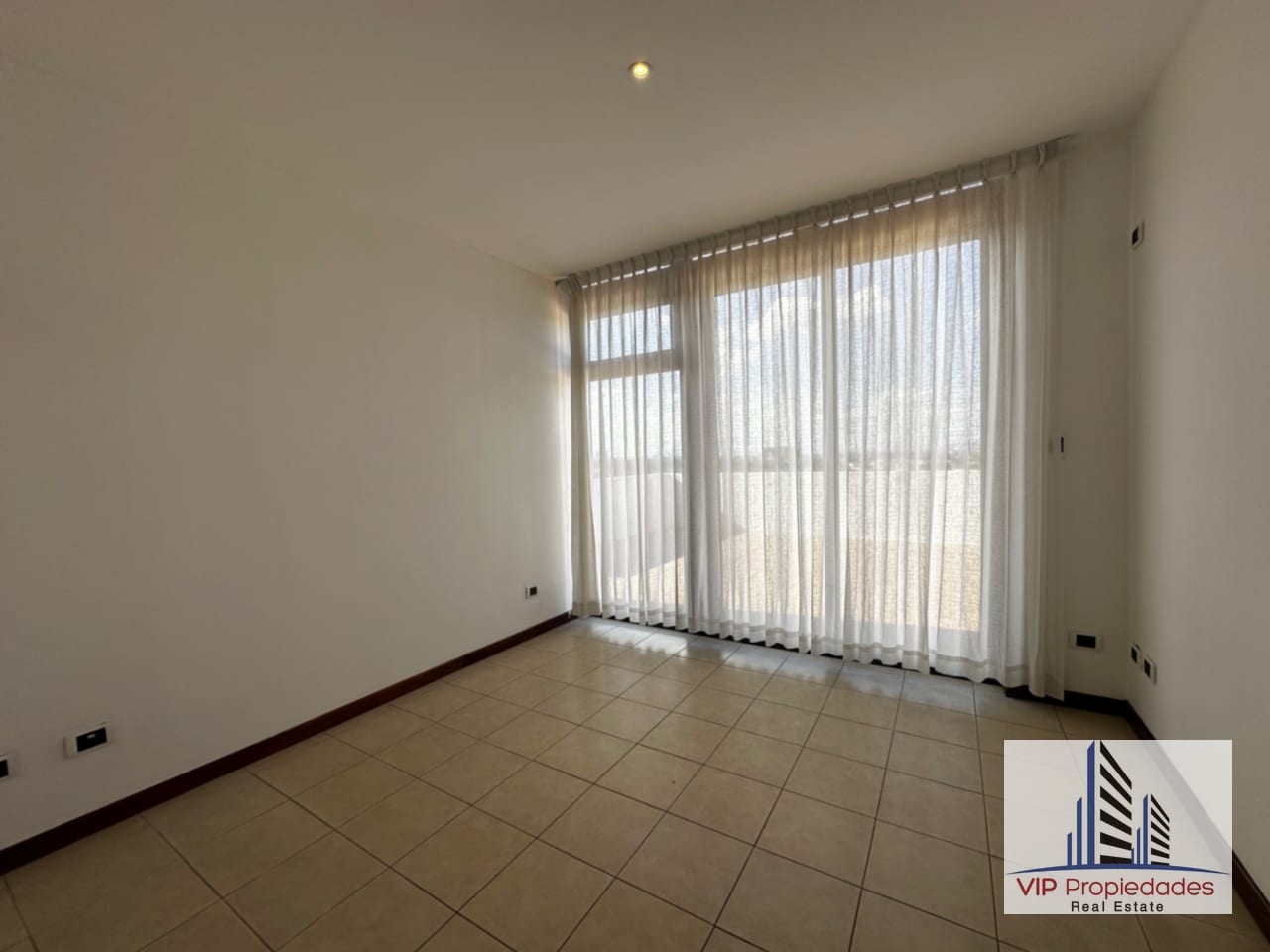 Amplio apartamento en alquiler, zona 15. — Apartamento en Alquiler en Colonia El Maestro, Zona 15, Guatemala, Ciudad — foto 6 de 8
