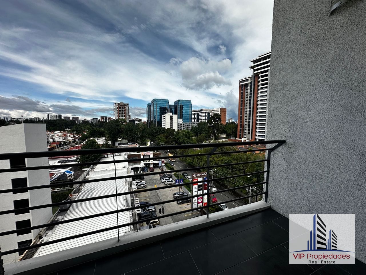 Zona 14, apartamento en alquiler — Apartamento en Alquiler en Catania, Zona 14, Guatemala, Ciudad — foto 1 de 12