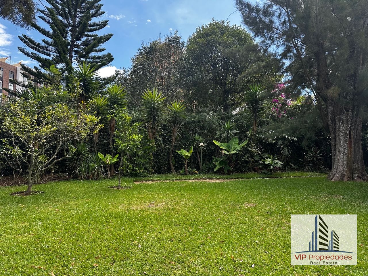 Zona 15 VH II, amplia propiedad de esquina en venta — Casa en Venta en Vista Hermosa II, Zona 15, Guatemala, Ciudad — foto 2 de 6