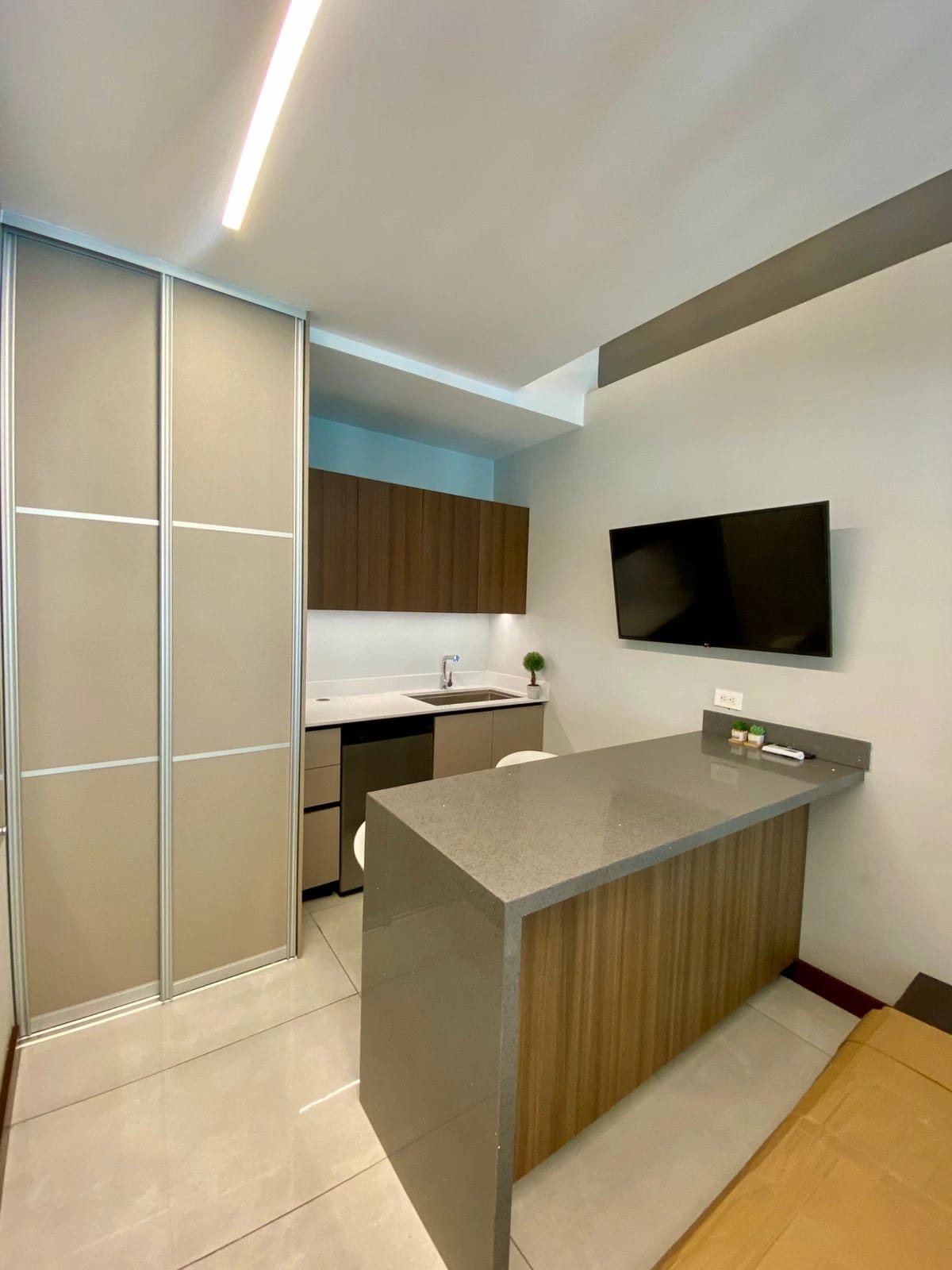 PRECIOSA Y AMPLIA OFICINA EN VENTA LIRIOS DE CAYALA II — Oficina en Venta en Lirios de Cayalá II, Zona 16, Guatemala, Ciudad — foto 6 de 17