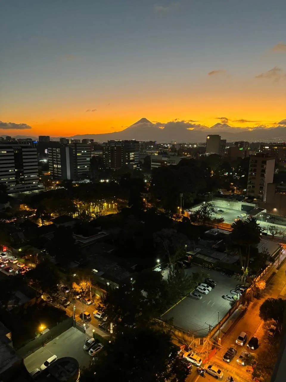 apartamento de Lujo amueblado en zona 10 — Apartamento en Alquiler en Zona 10, Guatemala, Ciudad — foto 5 de 10