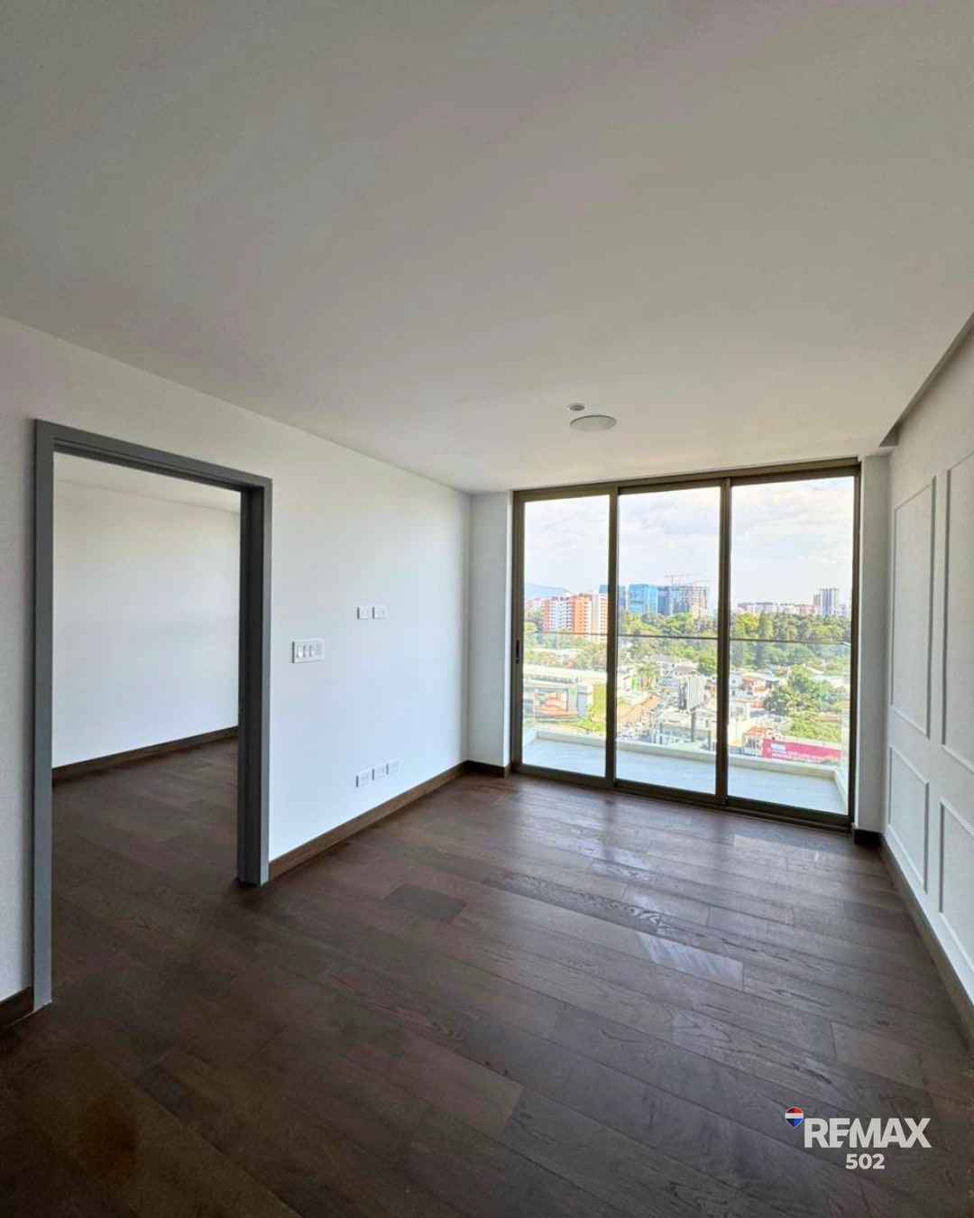 Apartamento en Zona 10 — Apartamento en Alquiler en Atarah, Zona 10, Guatemala, Ciudad — foto 1 de 7