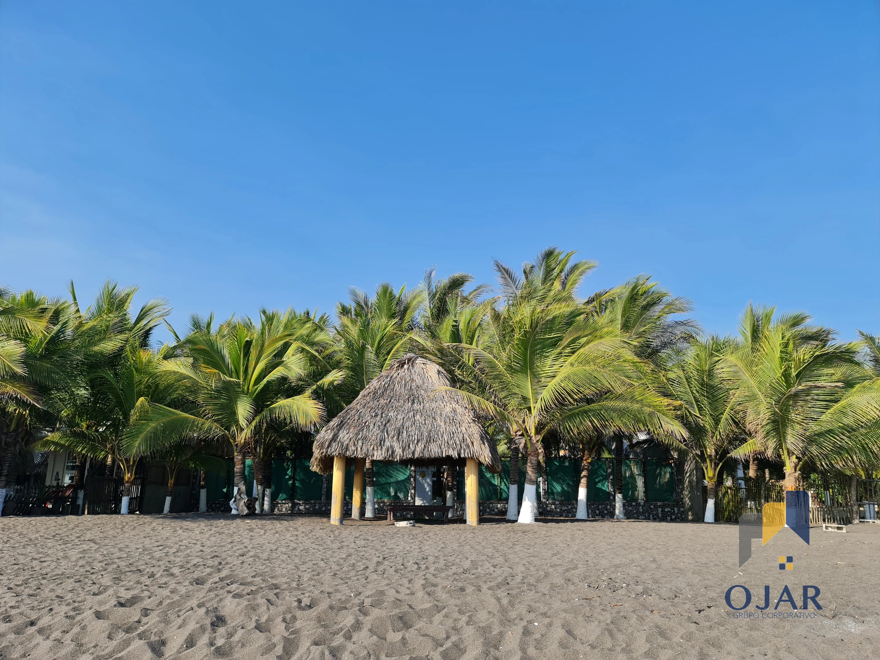 CASA FRENTE A LA PLAYA EN VENTA EN SIPACATE ESCUINTLA / AMUEBLADA — Casa vacacional en Venta en Sipacate, Escuintla — foto 3 de 13