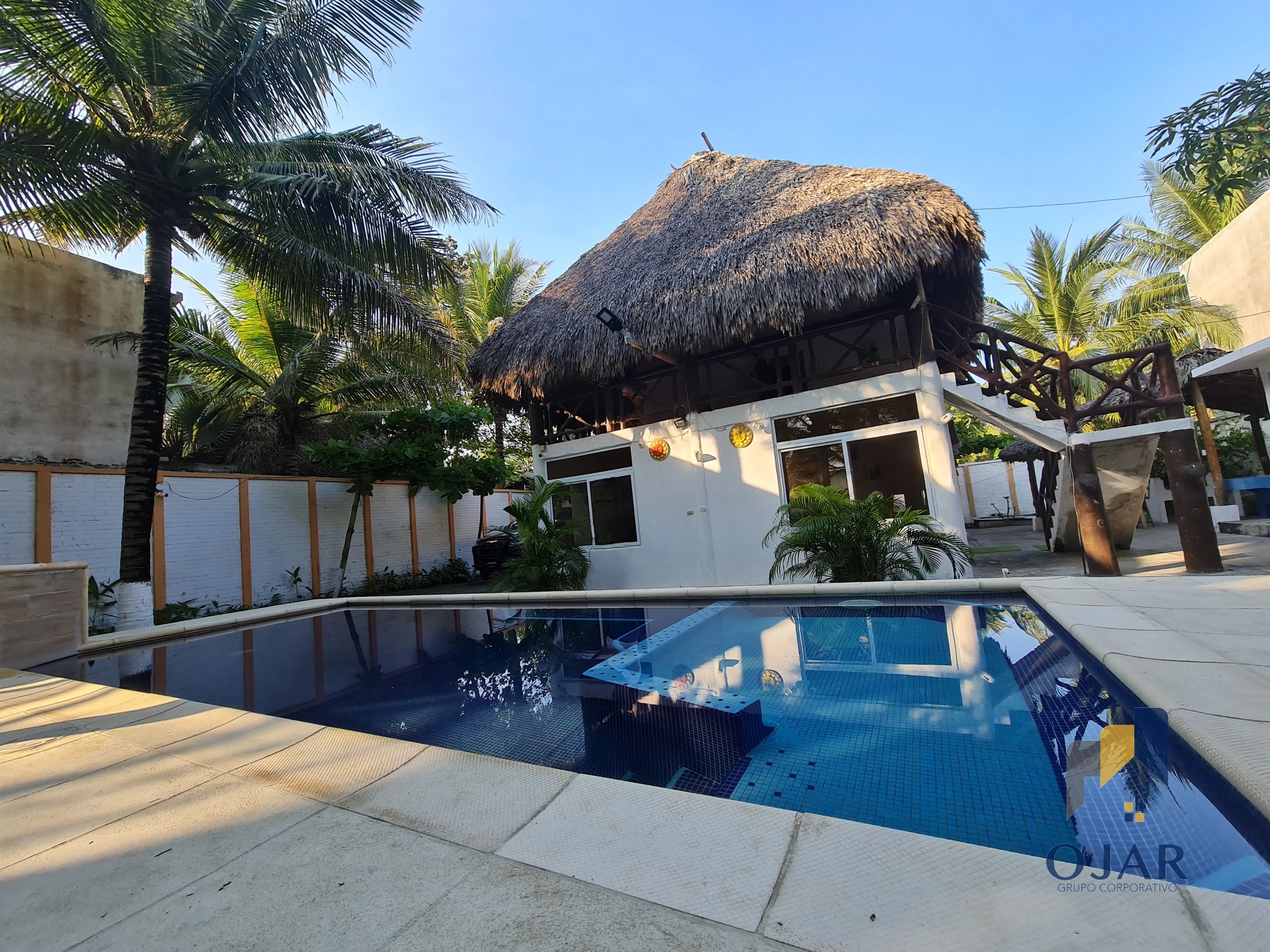 CASA FRENTE A LA PLAYA EN VENTA EN SIPACATE ESCUINTLA / AMUEBLADA — Casa vacacional en Venta en Sipacate, Escuintla — foto 1 de 13