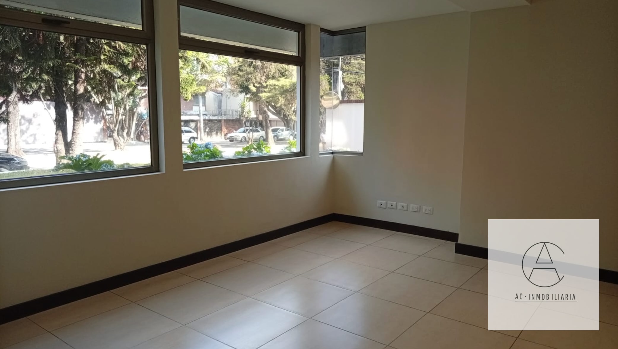 Oficina en renta en Zona 14. — Oficina en Alquiler en Cobella, Zona 14, Guatemala, Ciudad — foto 2 de 10
