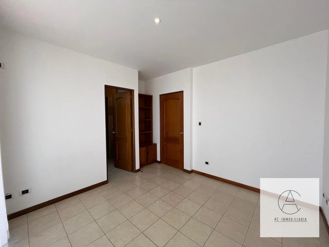 Apartamento en Renta, Edificio Robledal zona 15 — Apartamento en Alquiler en El Robledal, Zona 15, Guatemala, Ciudad — foto 3 de 10