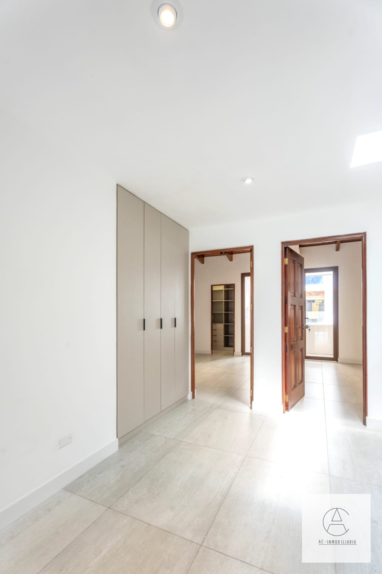 Casa en venta completamente remodelada. Condominio Los Cipreses — Casa en Venta en Zona 10, Guatemala, Ciudad — foto 14 de 17