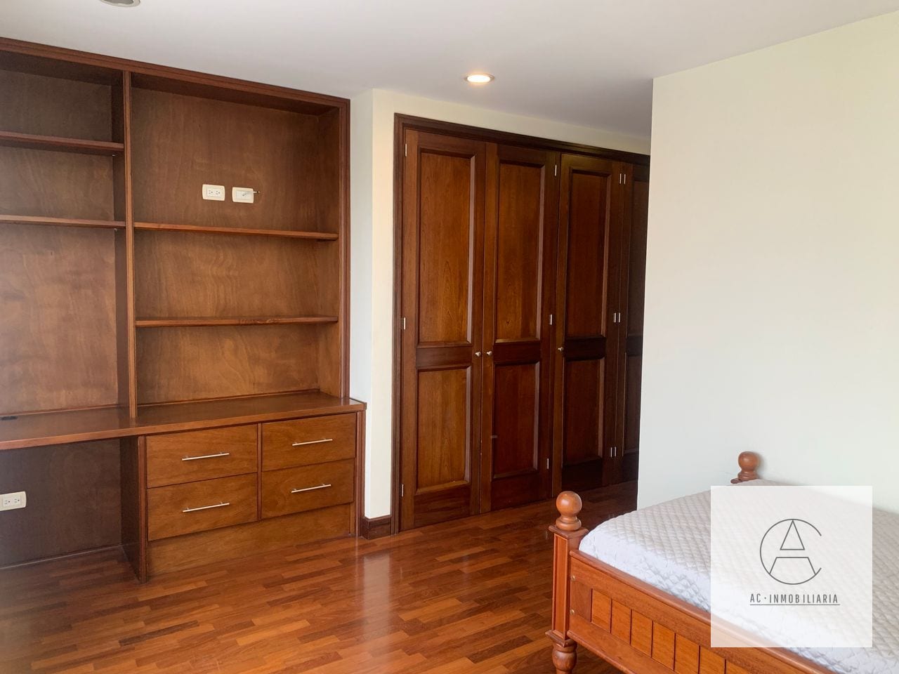 Apto. Amueblado en Renta. Edificio Santa Maria, zona 10 — Apartamento en Alquiler en Santa María, Zona 10, Guatemala, Ciudad — foto 14 de 14