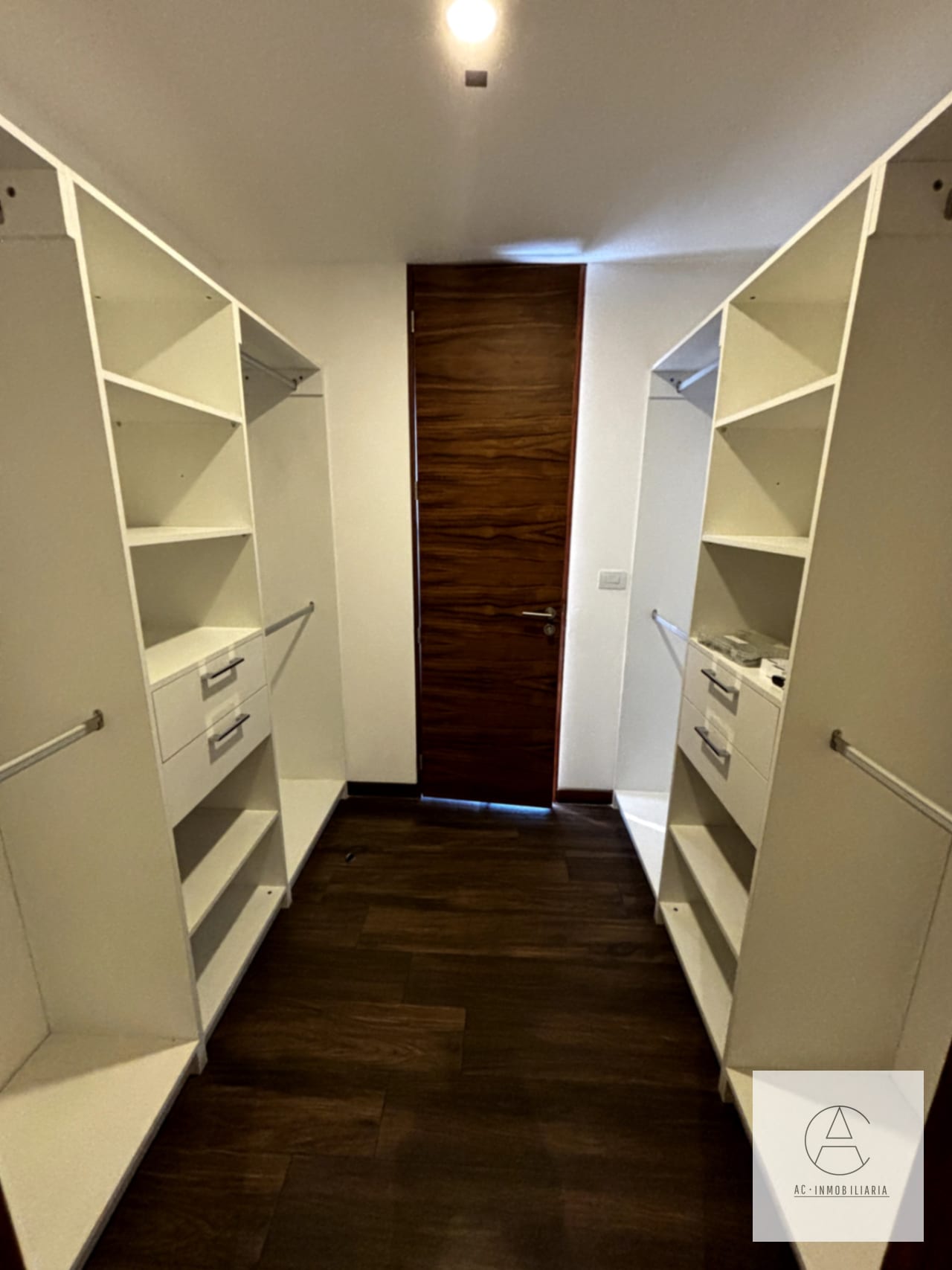 Apartamento en renta en AVIA, zona 10 — Apartamento en Alquiler en Avia, Zona 10, Guatemala, Ciudad — foto 4 de 15