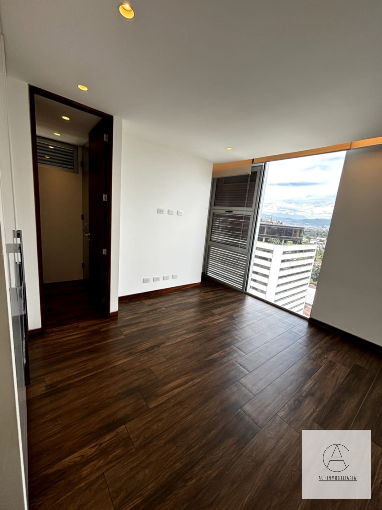 Apartamento en renta en AVIA, zona 10 — Apartamento en Alquiler en Avia, Zona 10, Guatemala, Ciudad — foto 7 de 15