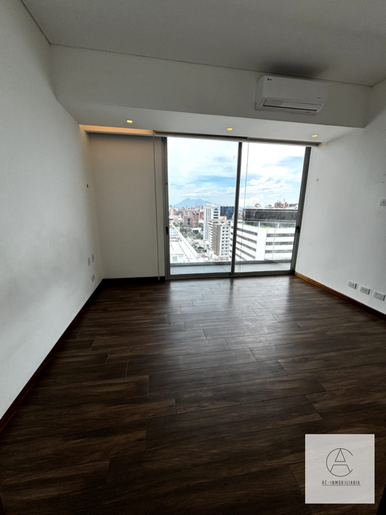 Apartamento en renta en AVIA, zona 10 — Apartamento en Alquiler en Avia, Zona 10, Guatemala, Ciudad — foto 4 de 15