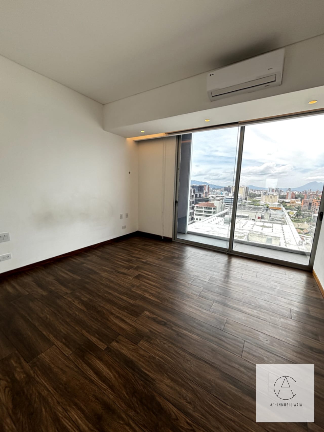 Apartamento en renta en AVIA, zona 10 — Apartamento en Alquiler en Avia, Zona 10, Guatemala, Ciudad — foto 7 de 15