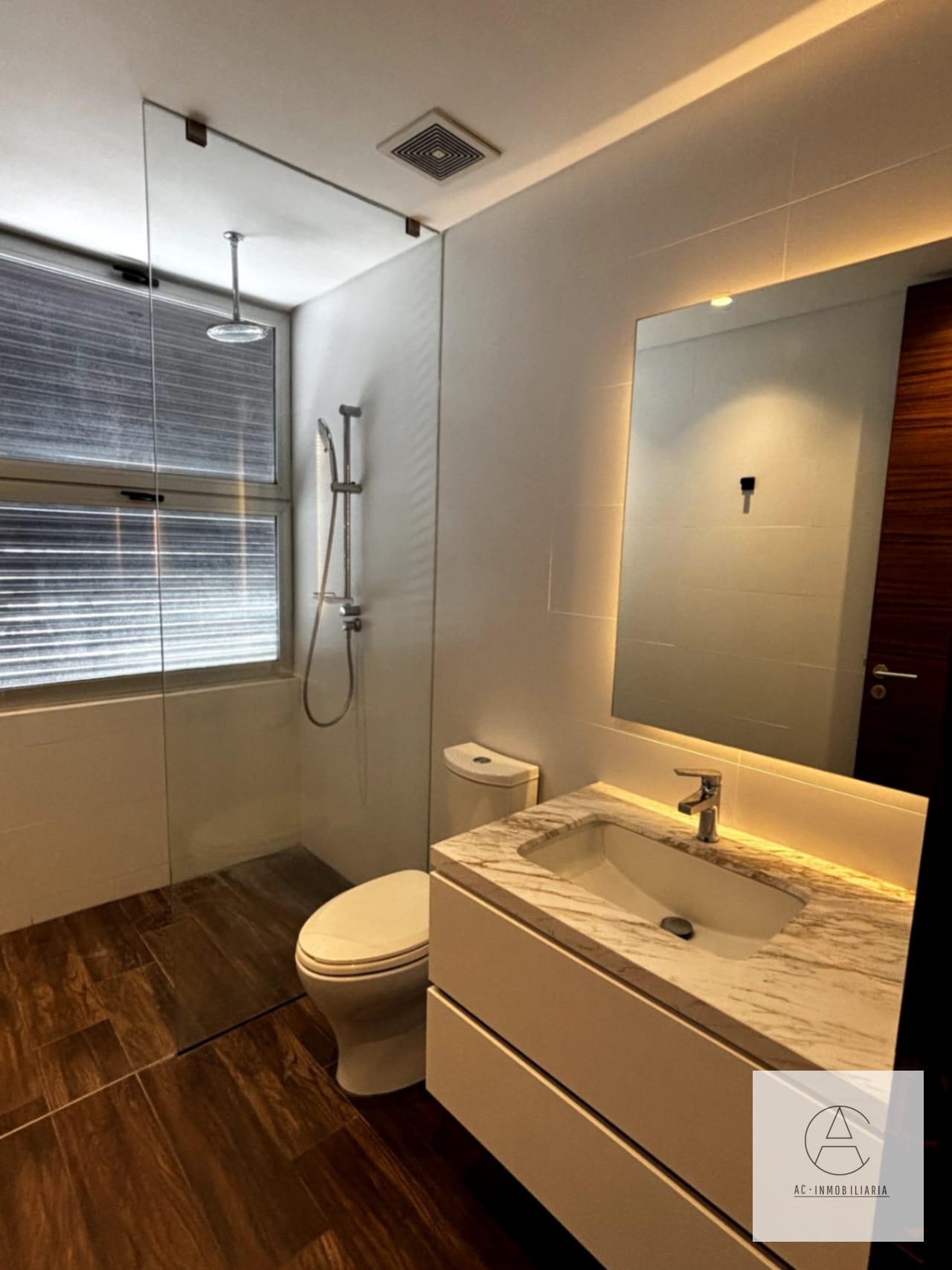 Apartamento en renta en AVIA, zona 10 — Apartamento en Alquiler en Avia, Zona 10, Guatemala, Ciudad — foto 12 de 15