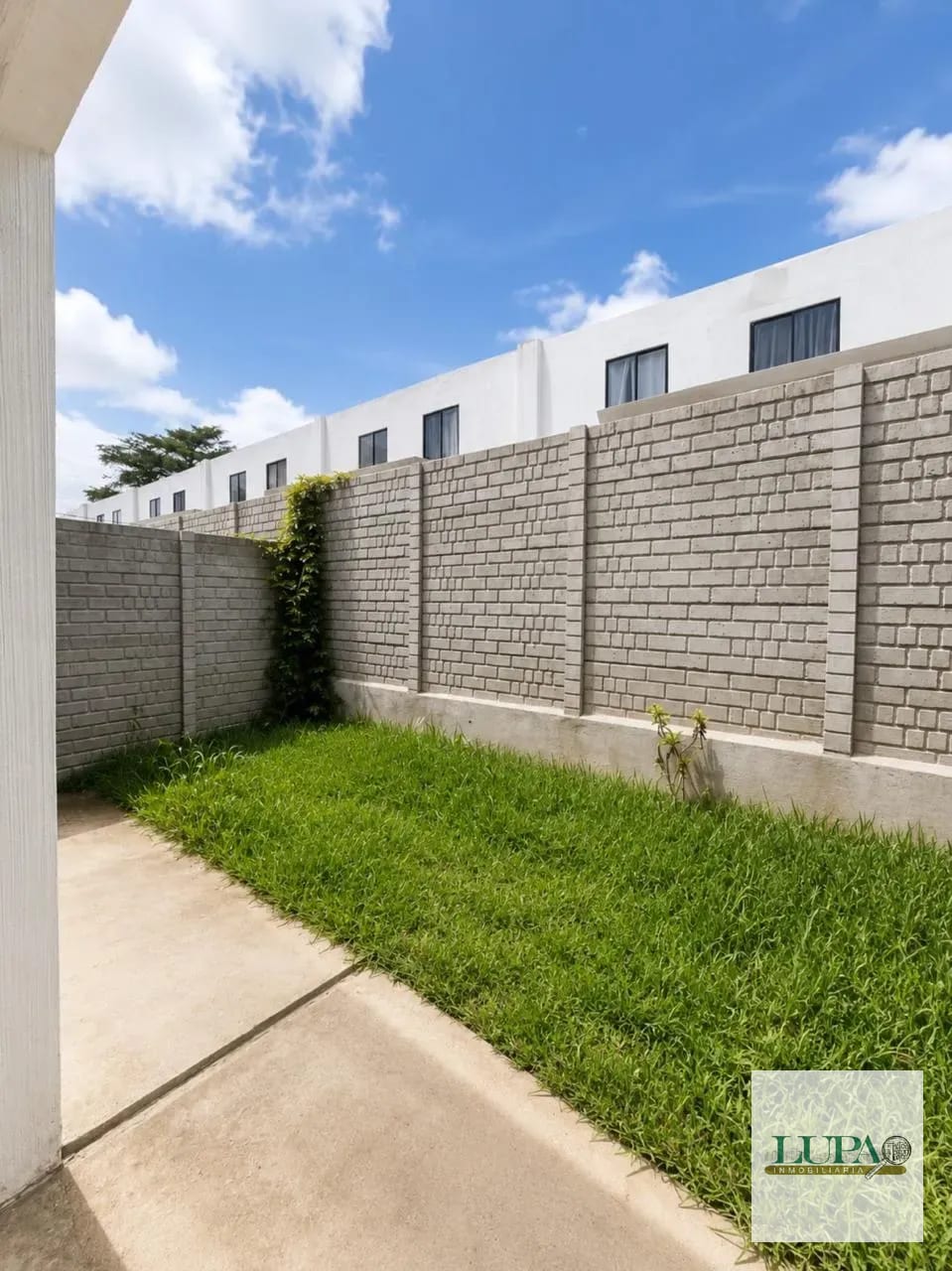 CASA EN VENTA/ALQUILER EN FRAIJANES CONDOMINIO LA FORET DE ARRAZOLA — Casa en Alquiler en Carretera a El Salvador, Guatemala, Ciudad — foto 2 de 6