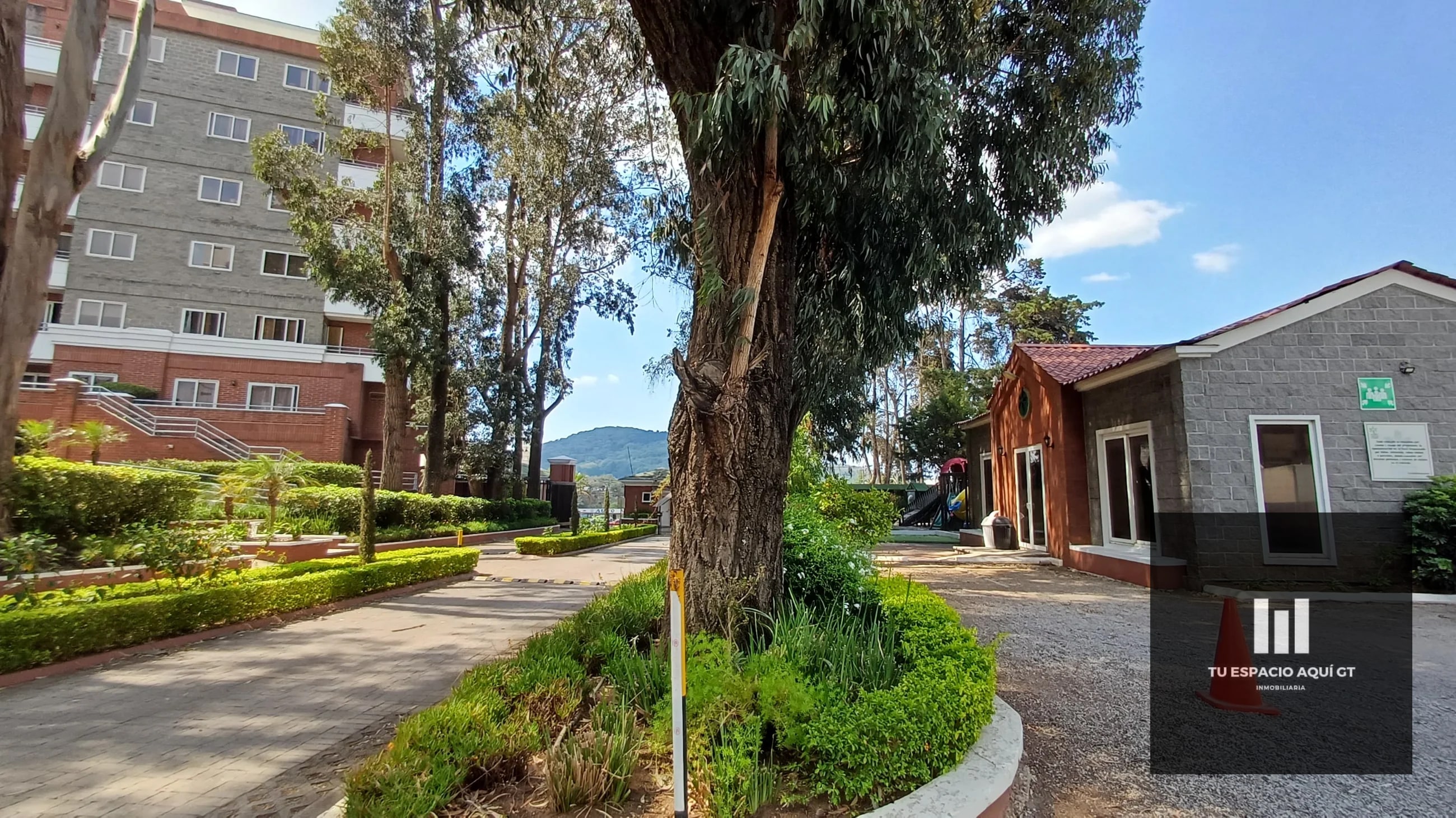 Apartamento Tipo Penthouse En Venta En Jardines De Floresta, Zona 7 — Apartamento en Venta en Jardines de la Floresta, Zona 7, Guatemala, Ciudad — foto 11 de 13