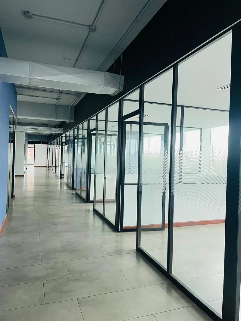 Oficinas en alquiler en zona 09 sobre Av. Reforma tabicadas 534 mt2. — Oficina en Alquiler en Zona 9, Guatemala, Ciudad — foto 3 de 11