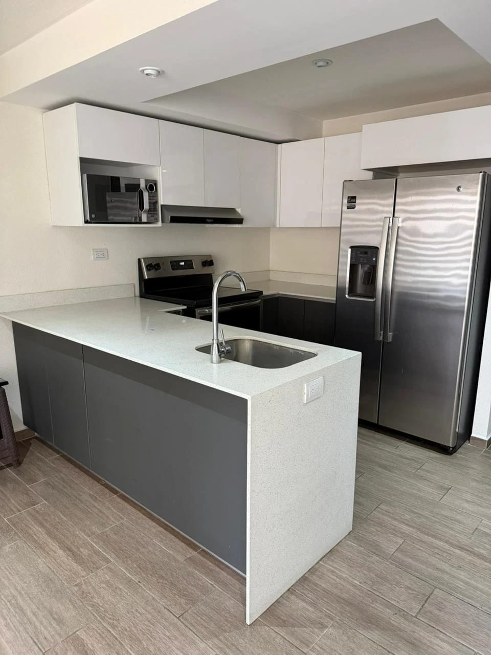 Apartamento en renta en Parque Mateo Zona 7 de 3 dormitorios — Apartamento en Alquiler en Parque Mateo, Zona 7, Guatemala, Ciudad — foto 3 de 11