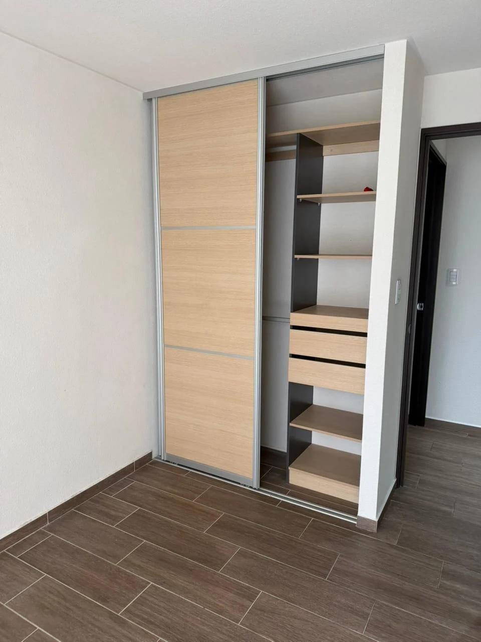 Apartamento en renta en Parque Mateo Zona 7 de 3 dormitorios — Apartamento en Alquiler en Parque Mateo, Zona 7, Guatemala, Ciudad — foto 8 de 11