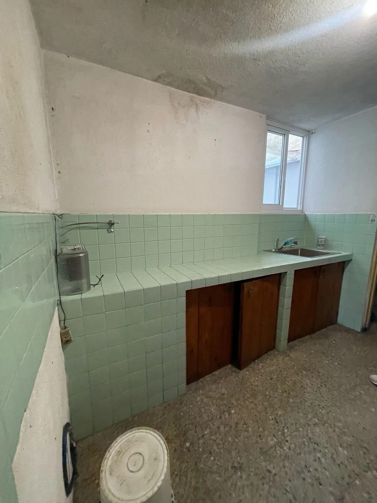 Venta de casa en Zona 11 Las Charcas de esquina fuera de garita — Casa en Venta en Las Charcas, Zona 11, Guatemala, Ciudad — foto 4 de 10
