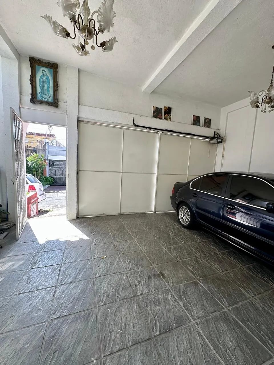 Venta de casa con amplio terreno en Lomas de Portugal zona 01 de Mixco — Casa en Venta en Las Hojarascas, Zona 1 Mixco, Guatemala, Ciudad — foto 3 de 12