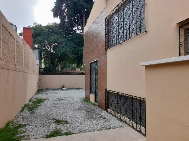 ALQUILO CASA EN ZONA 13 SOBRE AVENIDA HINCAPIE — Casa en Alquiler en Zona 13, Guatemala, Ciudad — foto 4 de 9