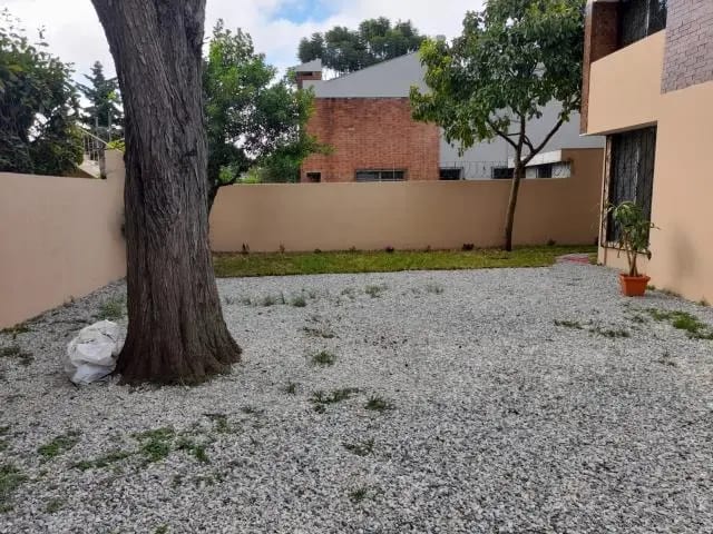 ALQUILO CASA EN ZONA 13 SOBRE AVENIDA HINCAPIE — Casa en Alquiler en Zona 13, Guatemala, Ciudad — foto 2 de 9