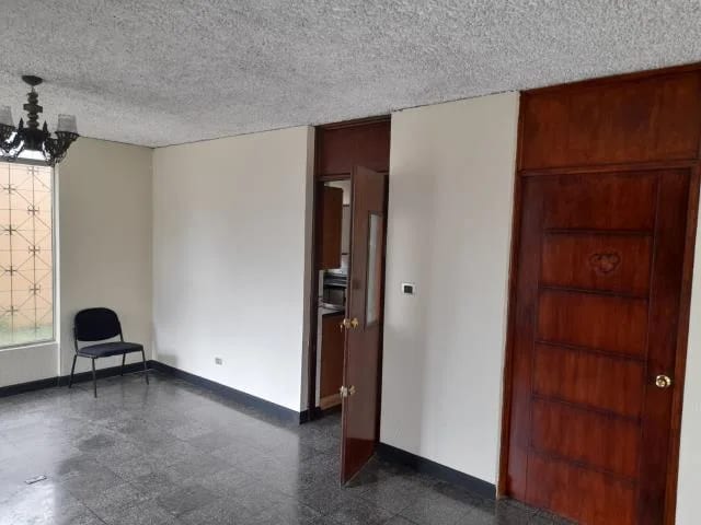 ALQUILO CASA EN ZONA 13 SOBRE AVENIDA HINCAPIE — Casa en Alquiler en Zona 13, Guatemala, Ciudad — foto 9 de 9