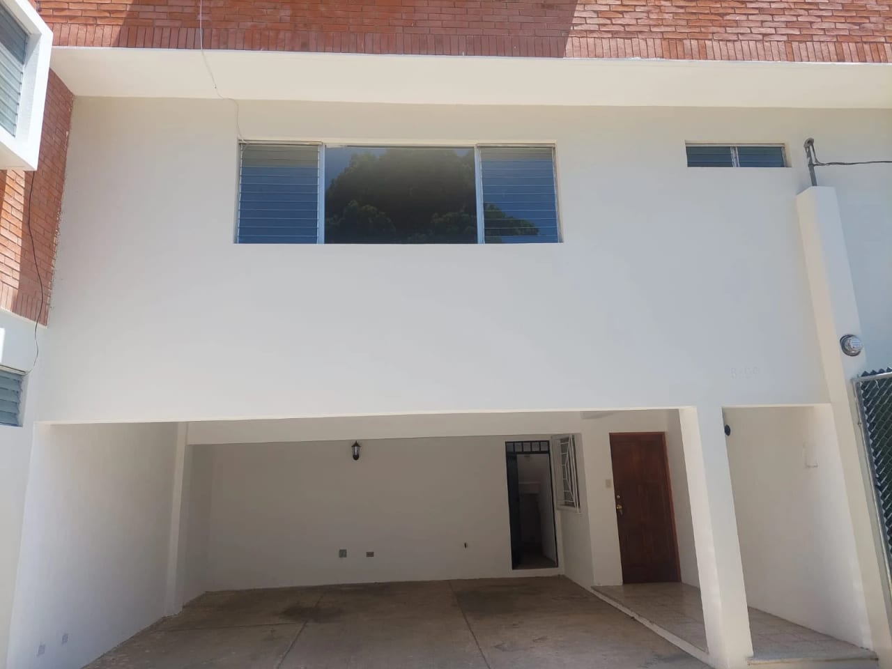 Alquiler de casa en zona 15 VHI ideal para oficinas dentro de garita — Casa en Alquiler en Vista Hermosa I, Zona 15, Guatemala, Ciudad — foto 1 de 8