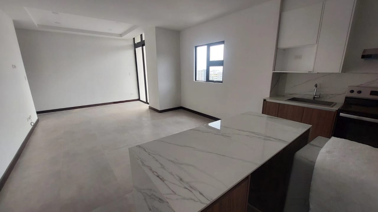 Alquiler de apartamento en zona 15 Arlés Vista Hermosa II — Apartamento en Alquiler en Arles, Zona 15, Guatemala, Ciudad — foto 2 de 13
