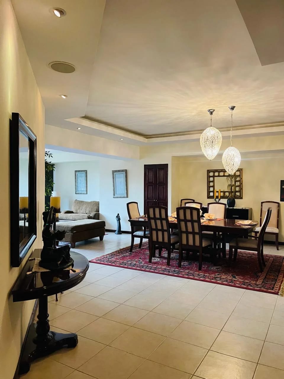 Venta de Amplio apartamento en zona 14 Bonaire, 3 dormitorios y dormit — Apartamento en Venta en Bonaire, Zona 14, Guatemala, Ciudad — foto 2 de 17