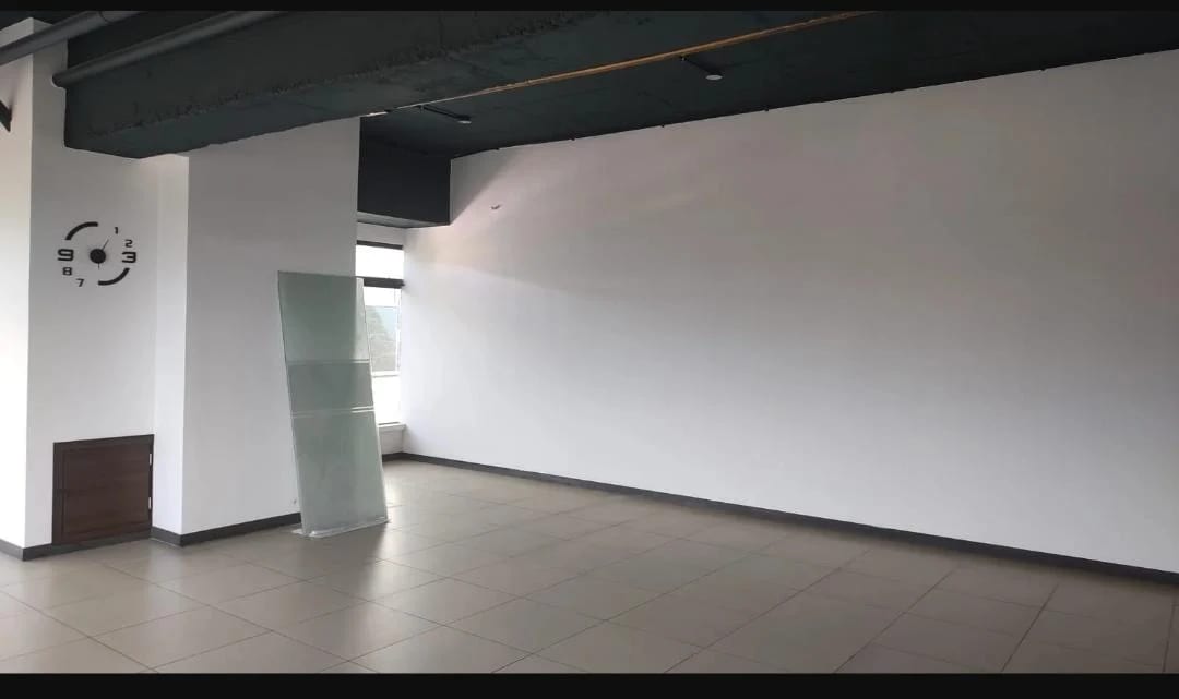 Venta de oficina en Centro Corporativo Muxbal 131 Mt2. — Oficina en Venta en Muxbal, Guatemala, Ciudad — foto 2 de 7