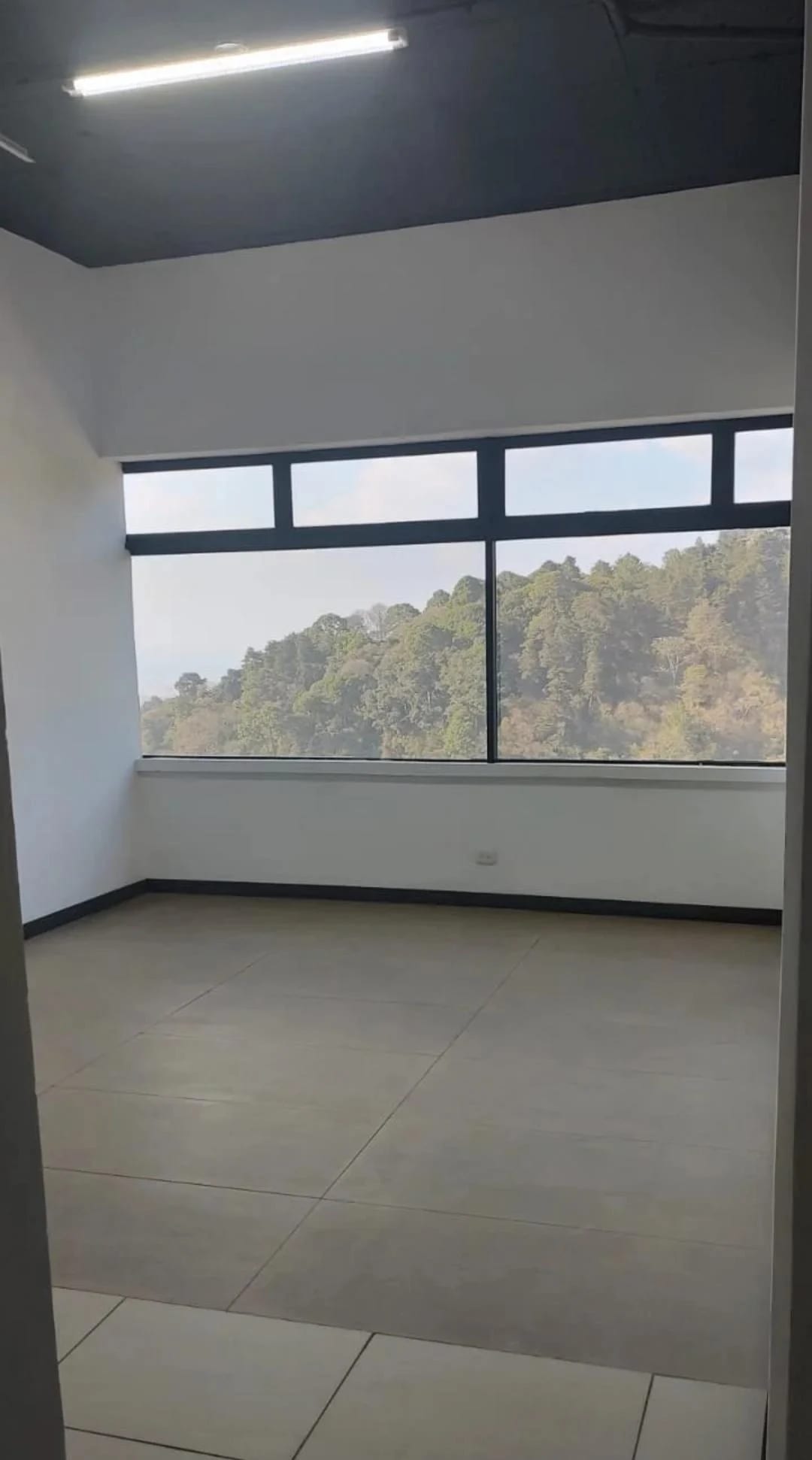 Venta de oficina en Centro Corporativo Muxbal 131 Mt2. — Oficina en Venta en Muxbal, Guatemala, Ciudad — foto 3 de 7