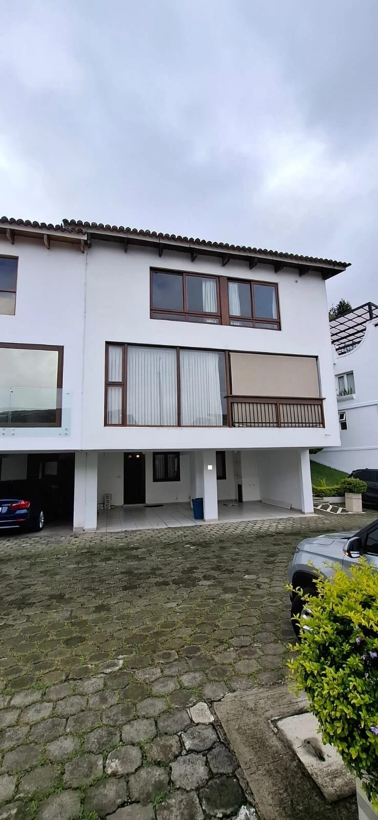 Casa en Renta | Condominio Alta Vista (Muxbal / Zona 10) | 3 Hab + Est — Casa en Alquiler en Zona 10, Guatemala, Ciudad — foto 1 de 12