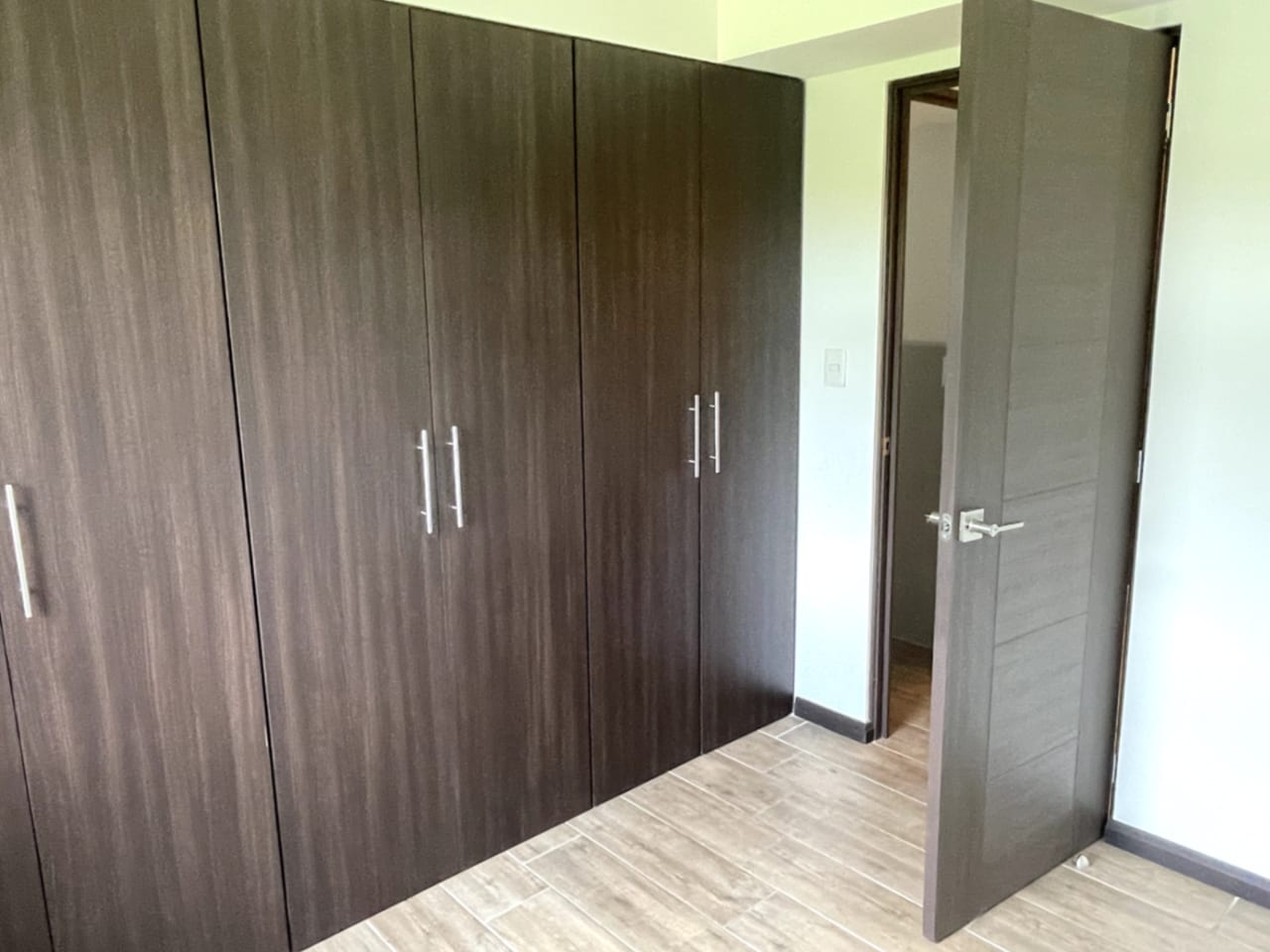 RENTO PRECIOSA VILLA EN ALEGRIA CONDADO NARANJO — Apartamento en Alquiler en Condado Naranjo, Zona 4 Mixco, Guatemala, Ciudad — foto 10 de 16