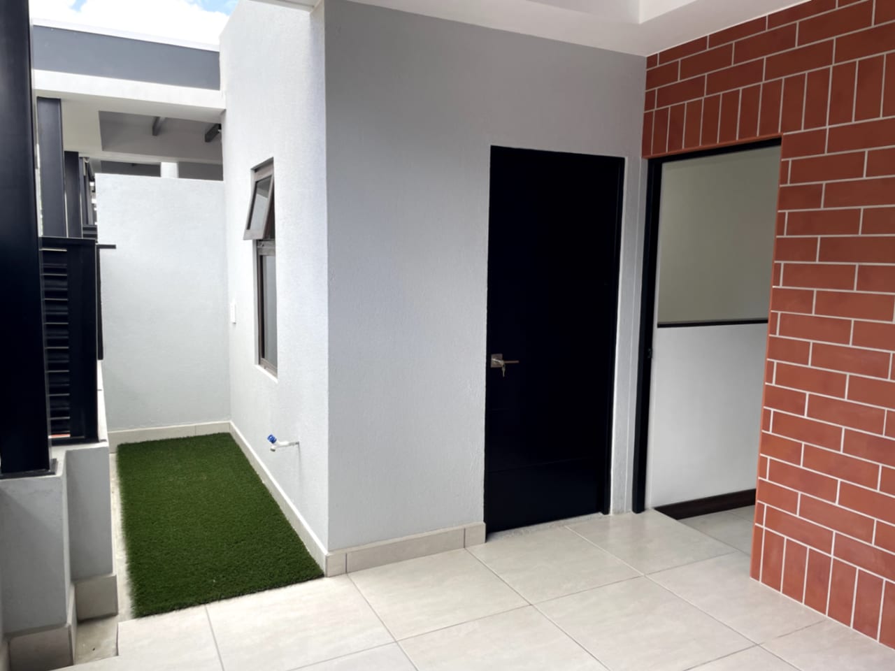 Preciosa Casa de Tres Niveles en Renta en Condado Naranjo — Casa en Alquiler en Condado Naranjo, Zona 4 Mixco, Guatemala, Ciudad — foto 17 de 17