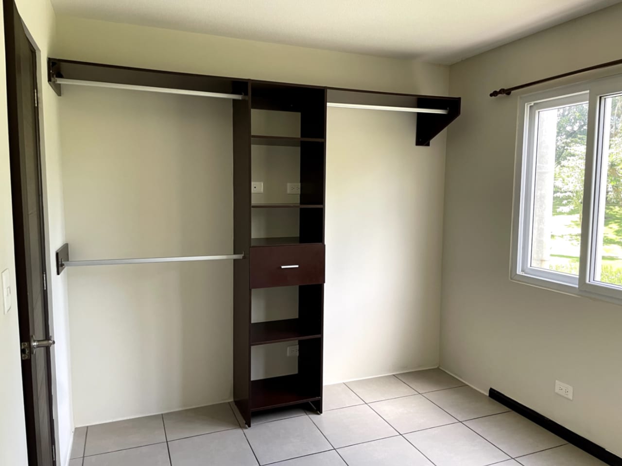 Apartamento Tipo Villa en Renta en Condado Naranjo — Apartamento en Alquiler en Condado Naranjo, Zona 4 Mixco, Guatemala, Ciudad — foto 11 de 17