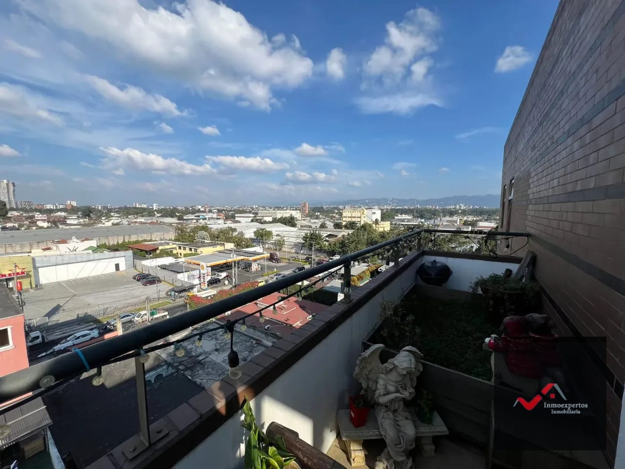 Apartamento en Renta Jardines de las Charcas Zona 11 — Apartamento en Alquiler en Zona 11, Guatemala, Ciudad — foto 1 de 15