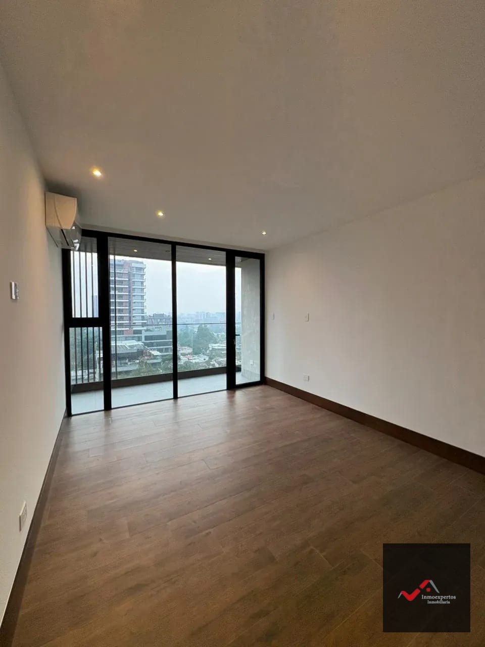 Apartamento en Renta Edificio Gaura Vista Hermosa 1 Zona 15 — Apartamento en Alquiler en Gaura, Zona 15, Guatemala, Ciudad — foto 4 de 8
