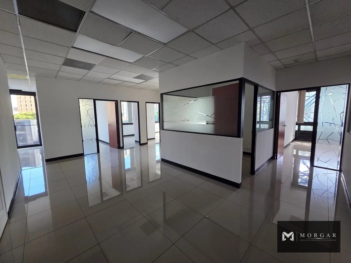 Oficina en alquiler en Zona 10 de 785.45 m² por $ 11,781.80 — Oficina en Alquiler en Zona 10, Guatemala, Ciudad — foto 6 de 10