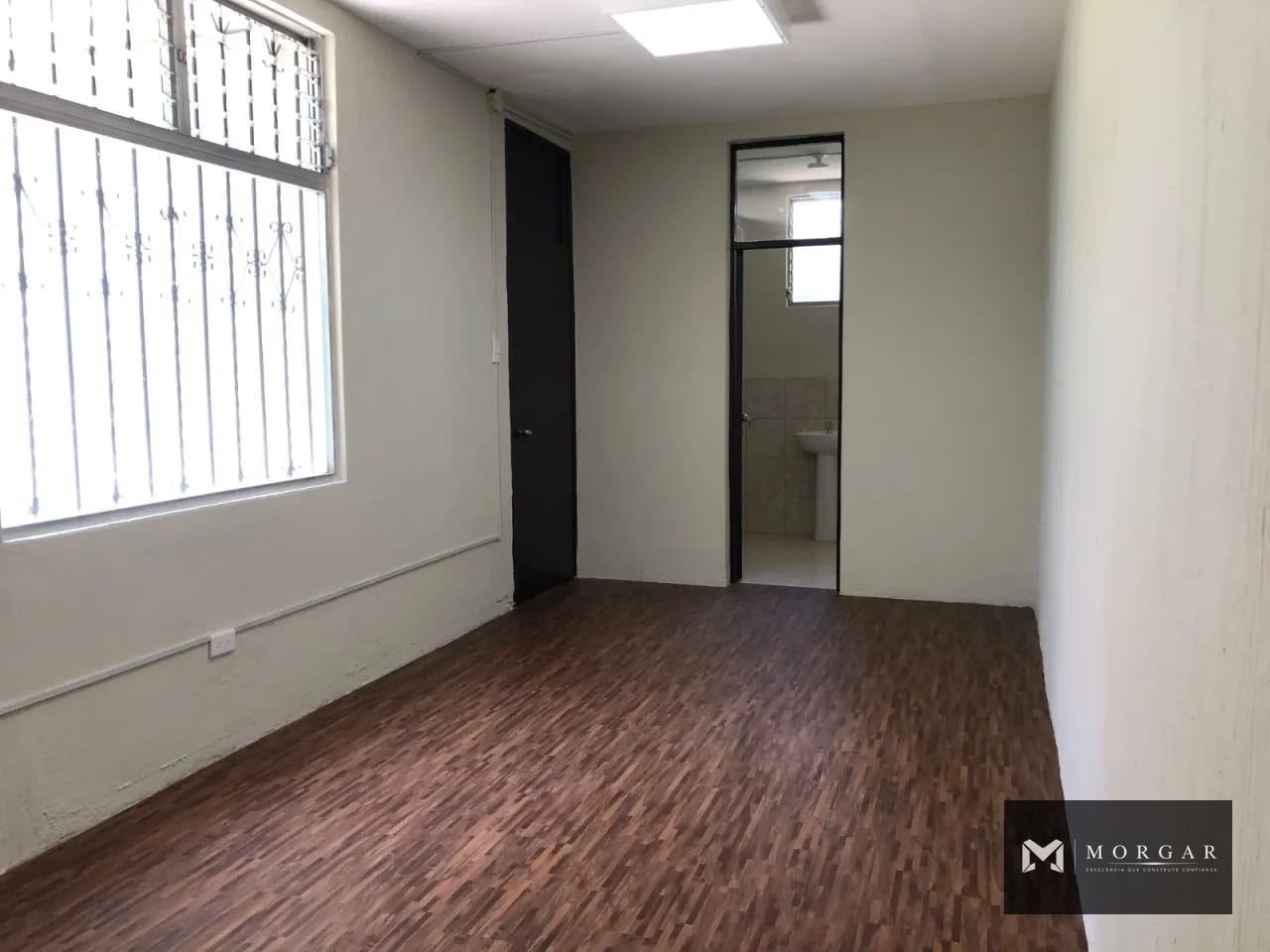 Casa para oficina en alquiler en Zona 10 de 385 m² por $3,250 — Casa en Alquiler en Zona 10, Guatemala, Ciudad — foto 4 de 7