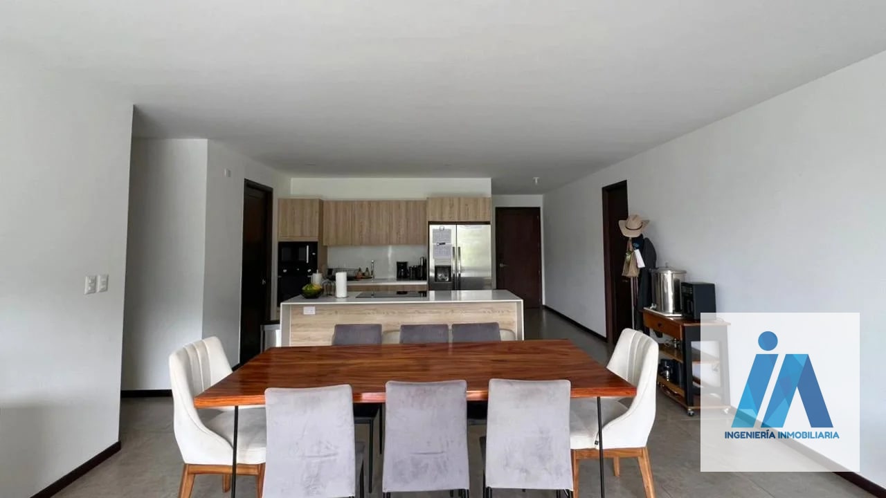 APARTAMENTO EN VENTA📍 Edificio Albero San Lázaro, Zona 15 - 4